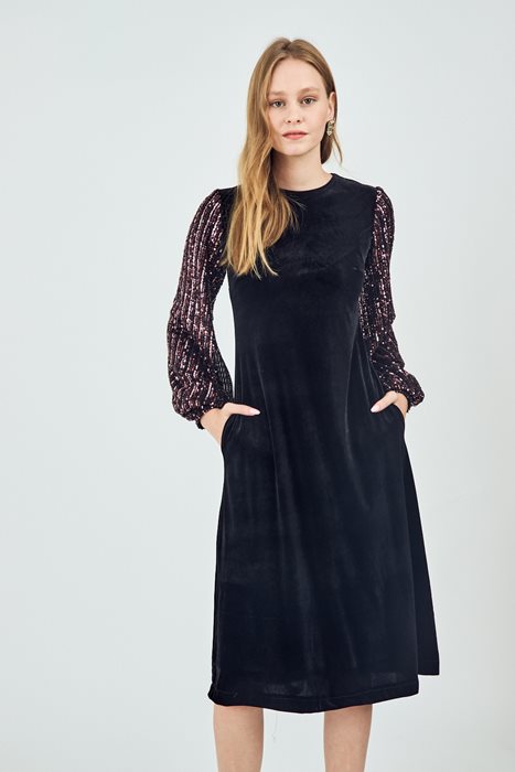 שמלת קטיפה פייטים ורוד