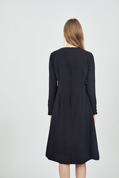 שמלת כפתורים בשרוול שחור