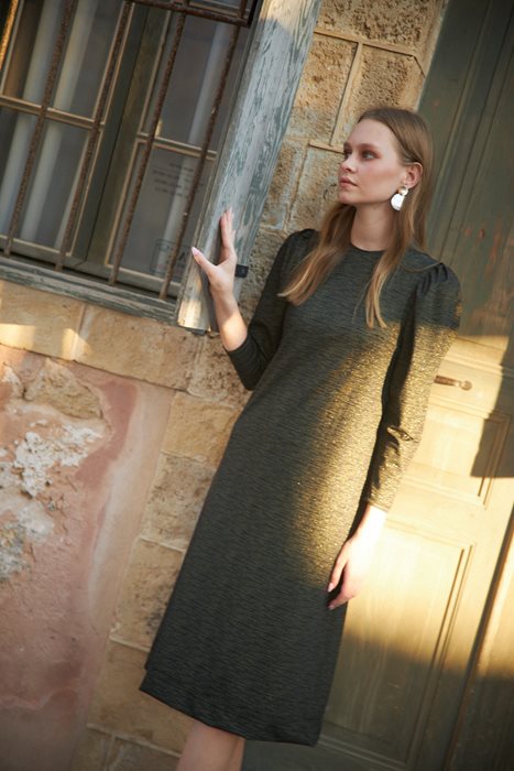 שמלת לייקרה נצנצים שחור-זהב