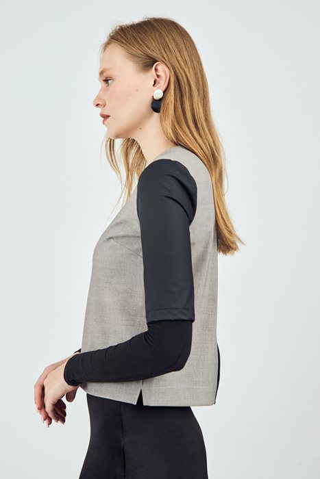 חולצת שרוולי עור בז'