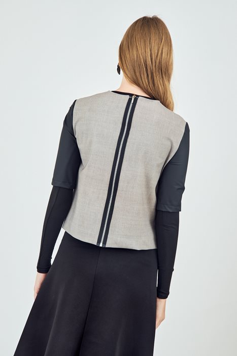 חולצת שרוולי עור אפור בהיר