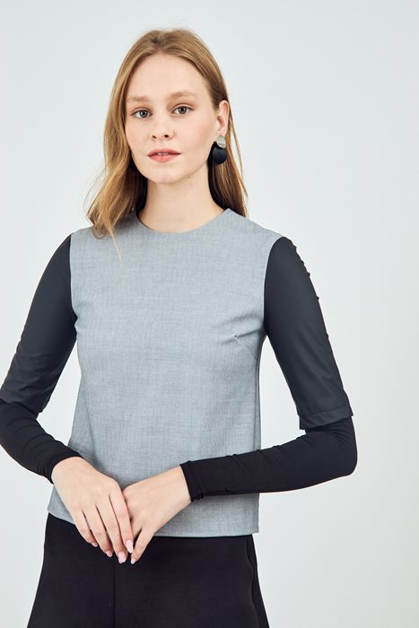 חולצת שרוולי עור אפור בהיר