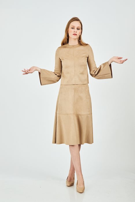 חולצת זמש בז' (סט)