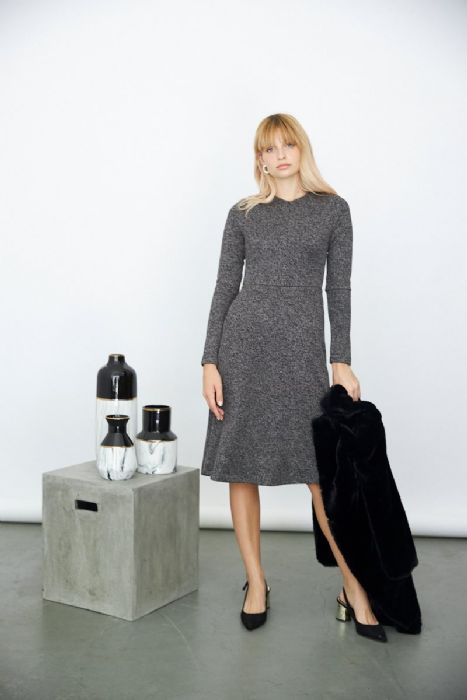 שמלת סריג פיקה