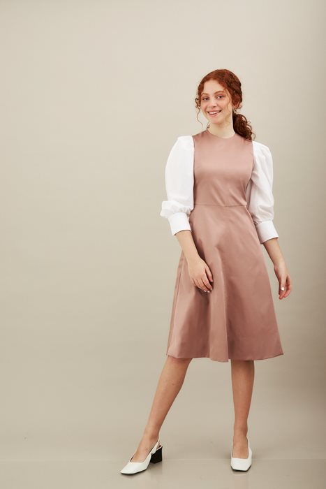 שמלת סרפן וחולצה לבנה ורוד