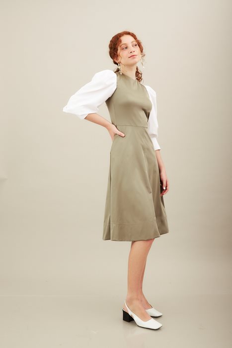 שמלת סרפן וחולצה לבנה ירוק