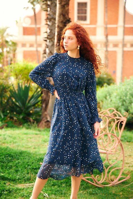 שמלת שיפון כיווצים כחול ולבן