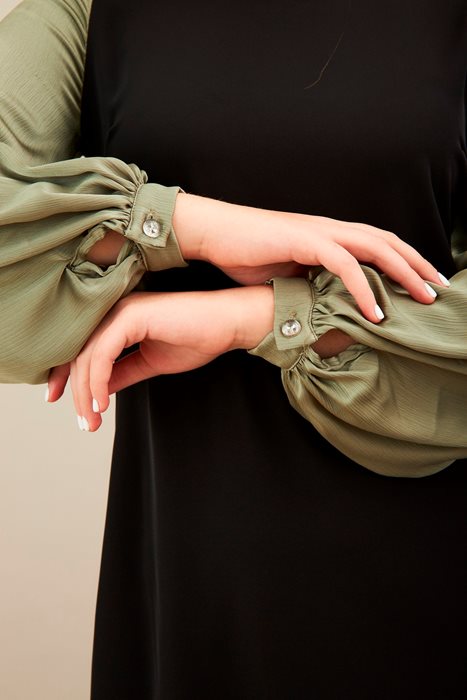 שמלת אורגנזה בשרוול ירוק