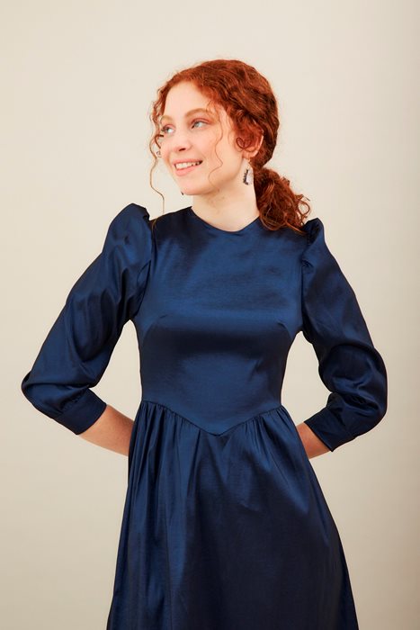 שמלת טפט כחול עמוק