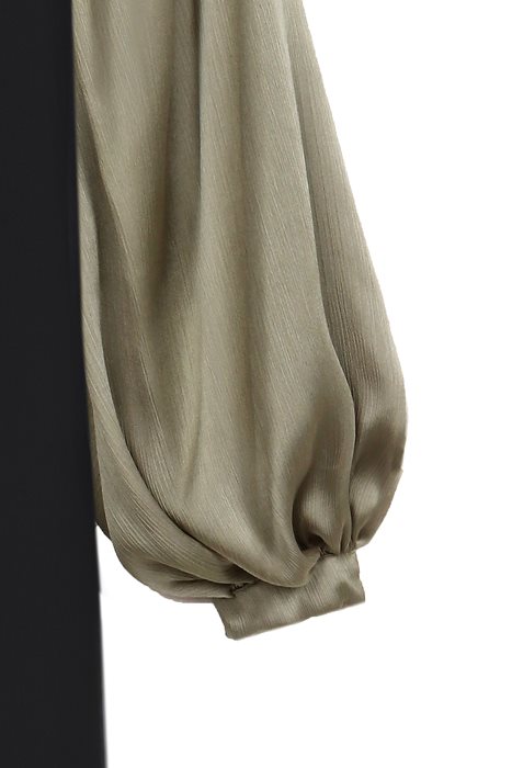 שמלת אורגנזה בשרוול ירוק