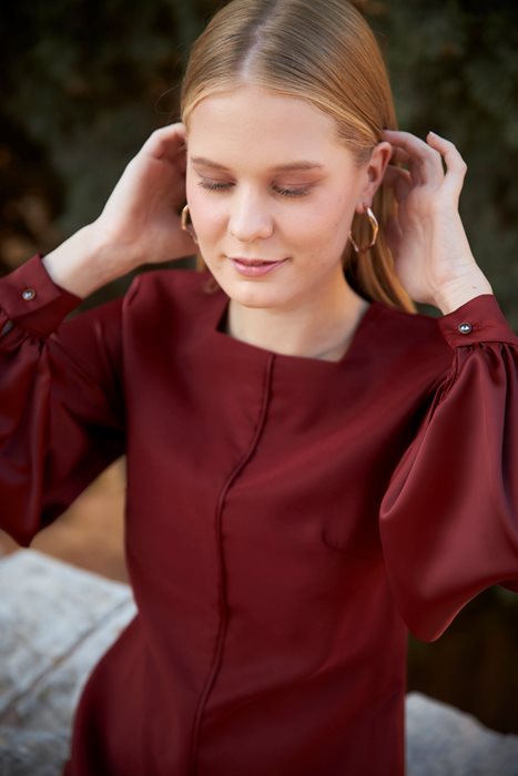 שמלת סאטן אפרט חמרה