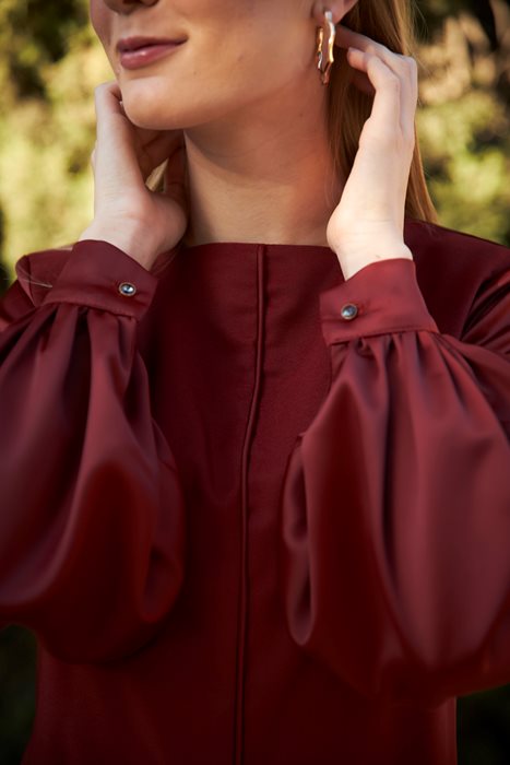 שמלת סאטן אפרט חמרה