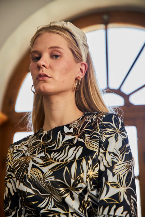 שמלת שרוולי בלון מודפס שחור זהב