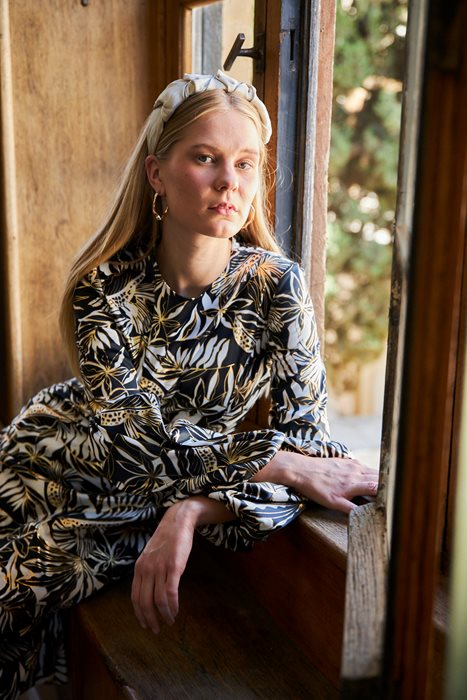 שמלת שרוולי בלון מודפס כחולזהב