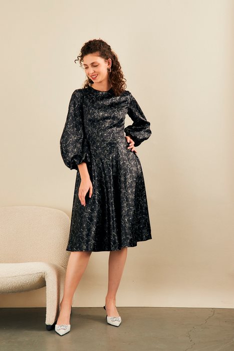 שמלת פעמון מודפסת שחור בז'