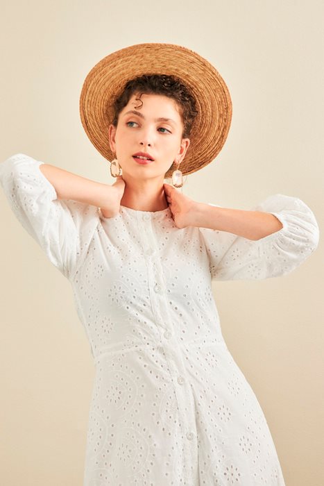 1 שמלת כותנה תחרה וחגורה לבן