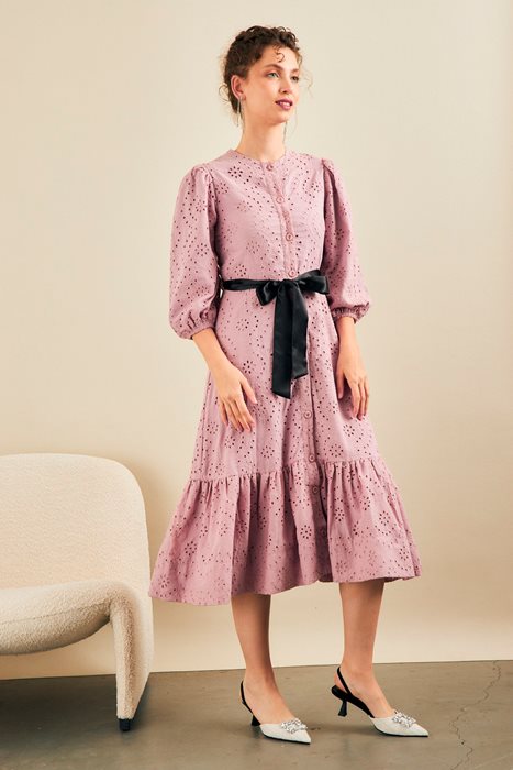 שמלת כותנה תחרה וחגורה סגול