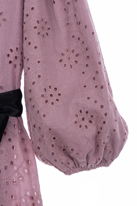 שמלת כותנה תחרה וחגורה סגול