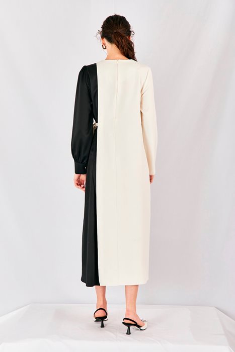 שמלה חצי לבן חצי שחור קשירה