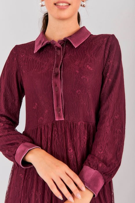 שמלת תחרה וצווארון קטיפה סגול ארגמן