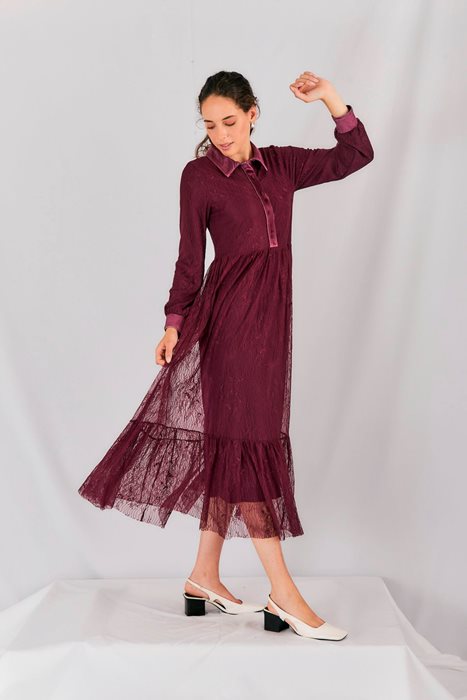 שמלת תחרה וצווארון קטיפה סגול ארגמן