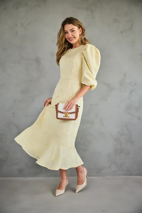 שמלת פרחים ריקמה מידי צהוב בננה