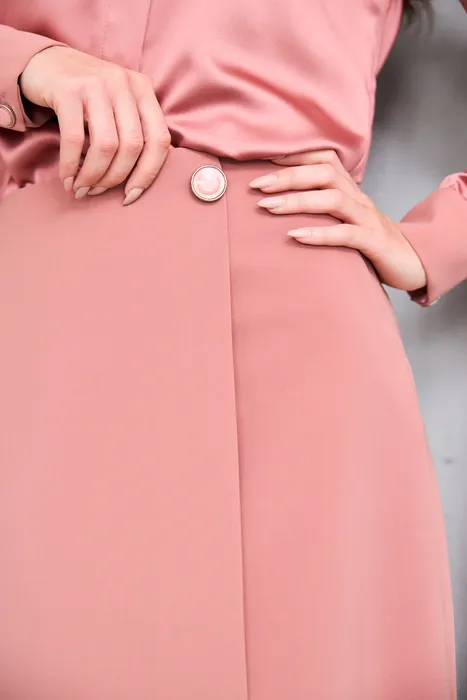 סט חולצה סאטן וחצאית ורוד