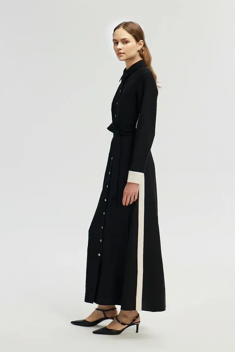 שמלת צווארון בשילוב פסים בצדדים