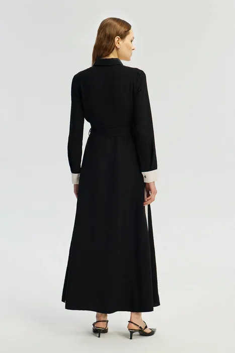 שמלת צווארון בשילוב פסים בצדדים