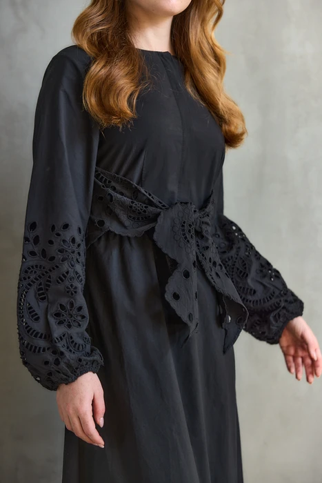 שמלת כותנה תחרה שחורה