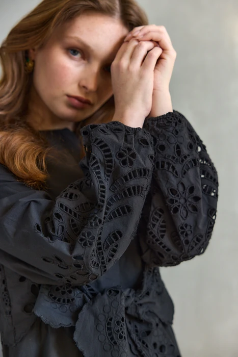 שמלת כותנה תחרה שחורה