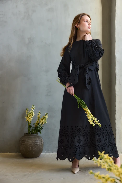 שמלת כותנה תחרה שחורה