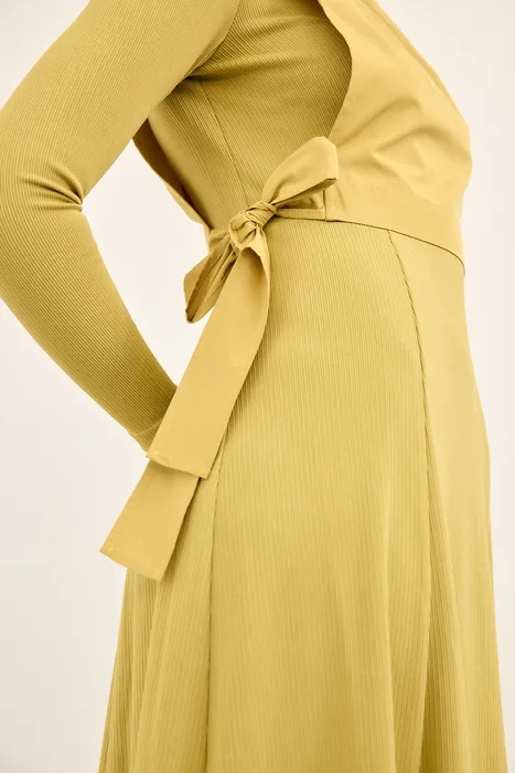 סט סריג עם עליונית כותנה קשירה ירוק דקל