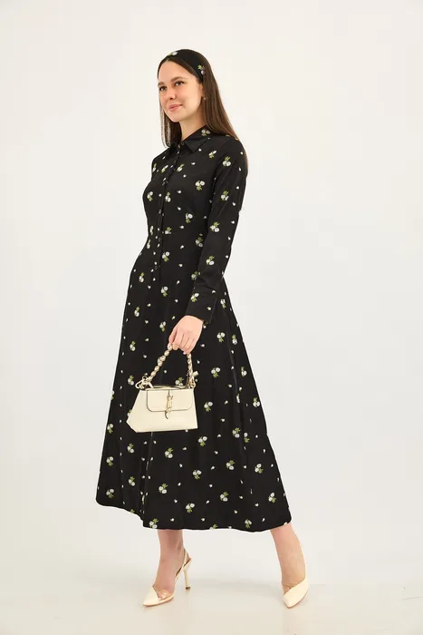 שמלת צווארון מידי שחור עם פרחים רקמה